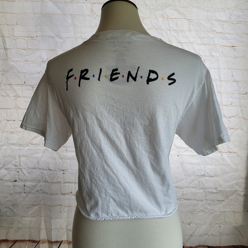 Friends TV Show Cropped Graphic Tee | Black & White Cast Photo | Size S - Picture 2 of 3